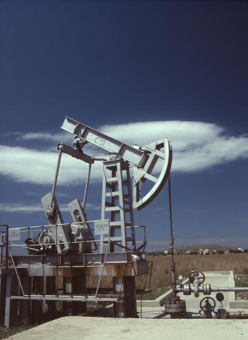 Pump for oil extraction, Credits: Yuri Shkoda